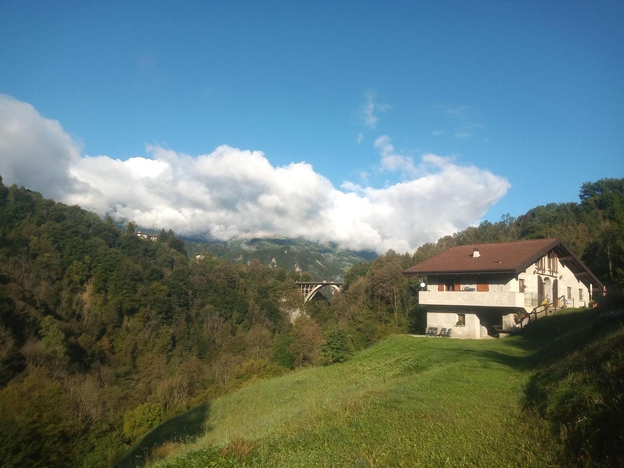 Agriturismo Cascina Cornella Cremeno ภายนอก รูปภาพ