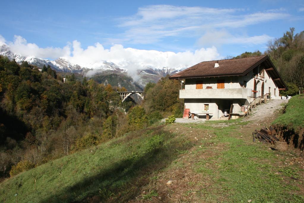 Agriturismo Cascina Cornella Cremeno ภายนอก รูปภาพ